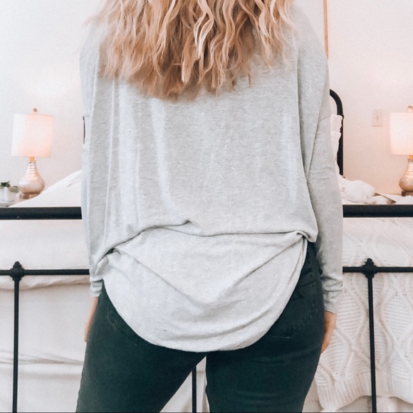 URBAN OUTFITTERS GREY CROSS TOP - Picture 3 of 3